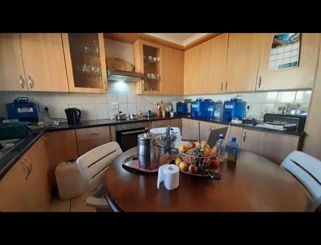 3 BEDROOM HOUSE FOR SALE IN KEMPTON PARK